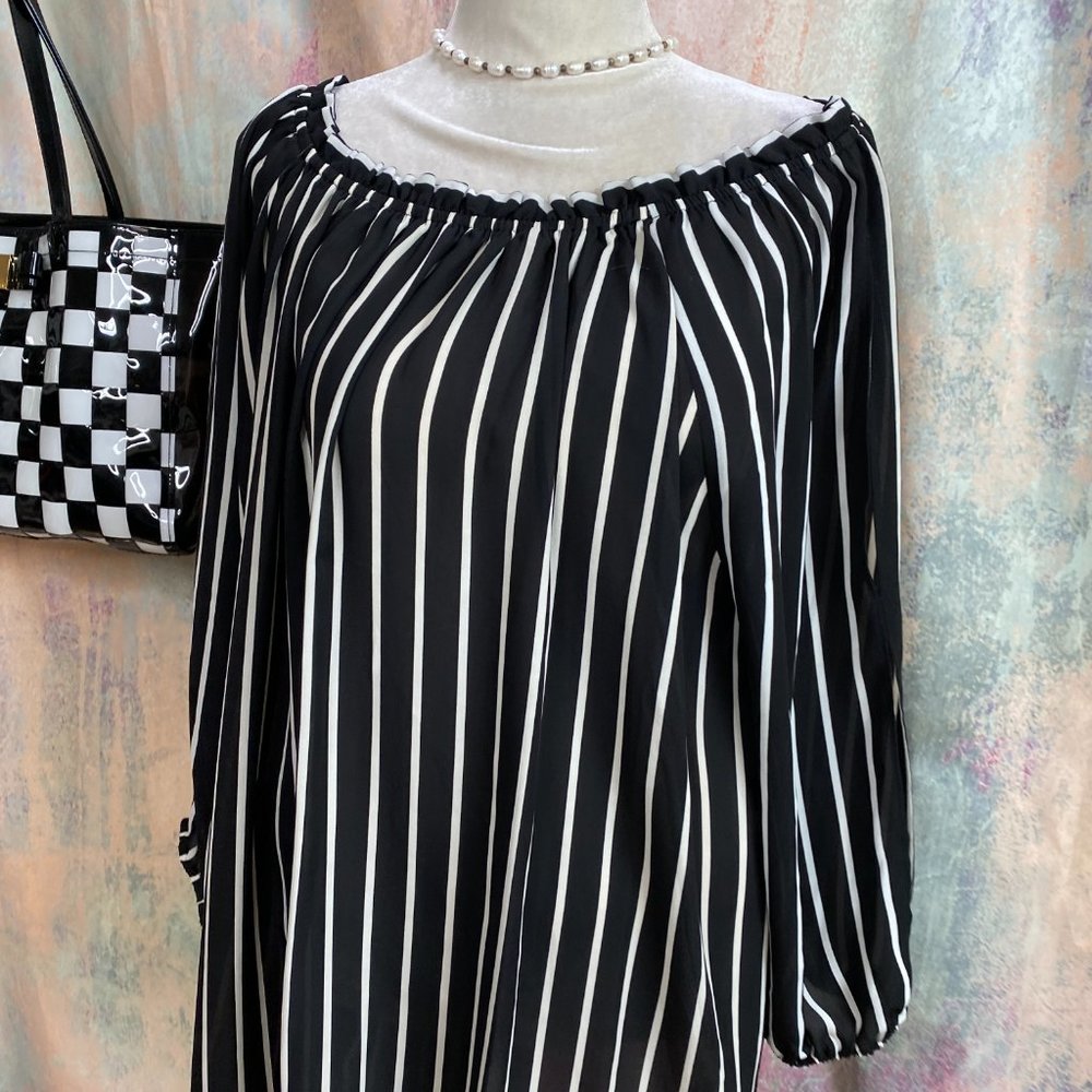 📌Violet & Claire Striped Carmen Style Blouse with 3/4 cold shoulder Sleeves - Picture 8 of 12